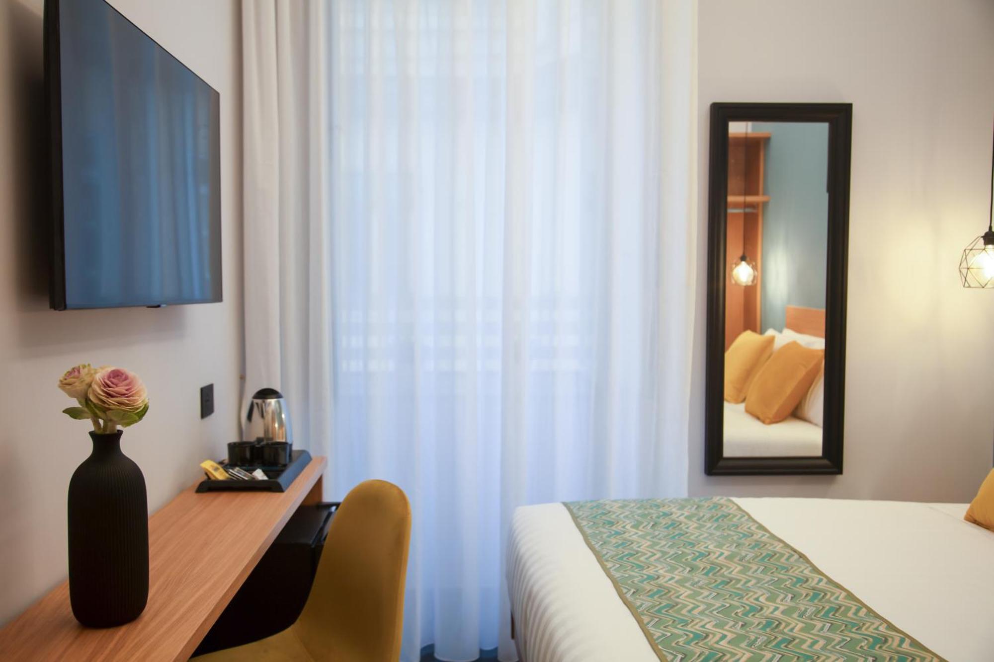 Main - Duomo Hotel Nápoly Kültér fotó