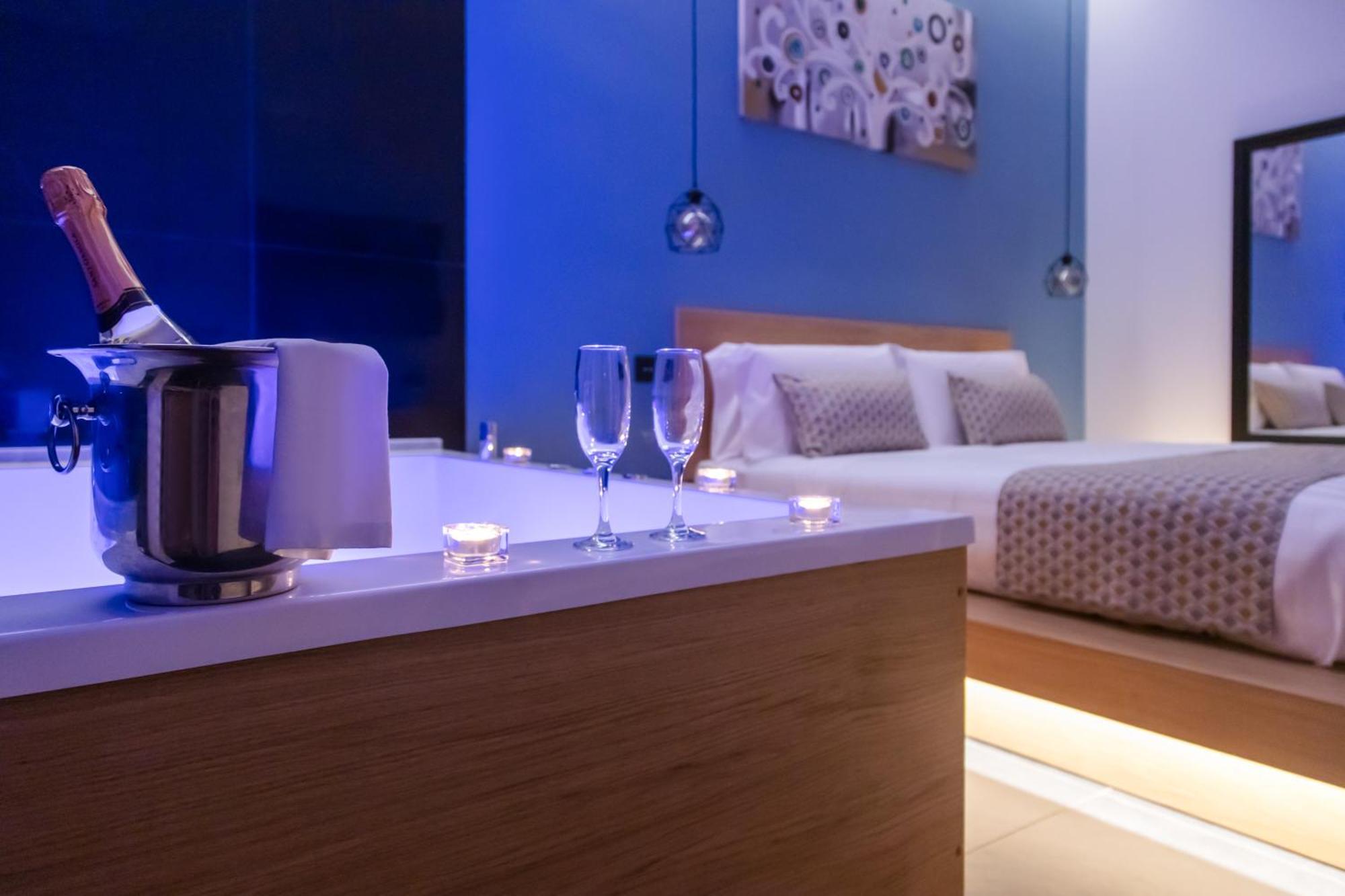 Main - Duomo Hotel Nápoly Kültér fotó